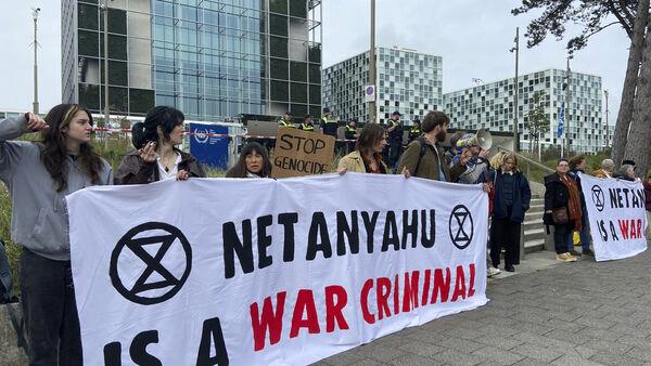 Dutch police detain 19 people after anti-Netanyahu protest outside court