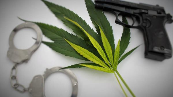 据报道,《老友记》男星马修·派瑞去世,享年54岁 据报道,《老友记》男星马修·派瑞去世,享年54岁