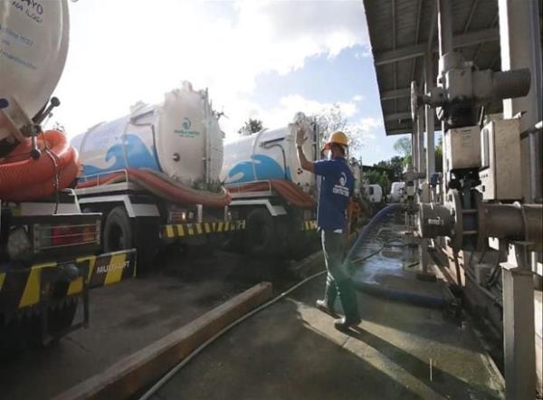 德克萨斯州官员称，10岁的儿子在车祸中丧生，父亲被控谋杀