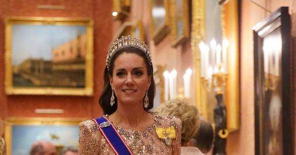 凯特·米德尔顿的头饰引起了“头痛”，她和查尔斯王子被卷入了皇室种族纠纷