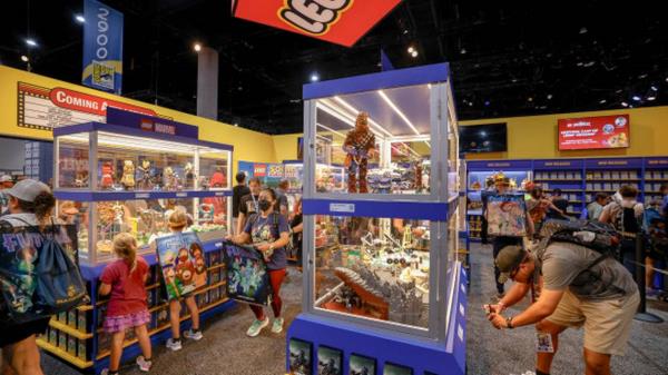 乐高刚刚推出了三套新的星球大战套装，包括一个可建造的楚巴卡