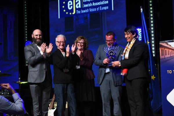 欧洲犹太人组织表彰阿迪达斯放弃坎耶·韦斯特 欧洲犹太人组织表彰阿迪达斯放弃坎耶·韦斯特