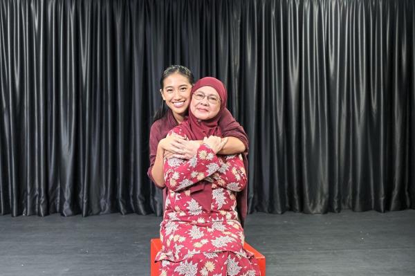 Fatimah (right) and Putrina play mother-daughter duo Habsah Aziz and Shereen Rahman in 'Fault Lines'. Photo: Azmi Hud