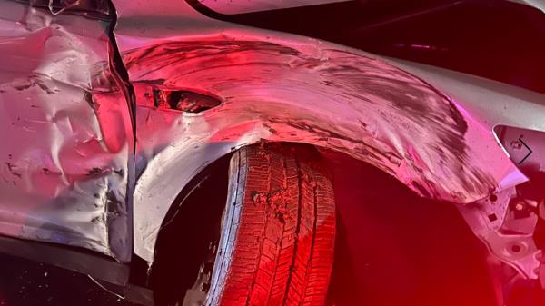 康涅狄格警方说,高速公路“光滑”的人类排泄物引发了一连串的交通事故 康涅狄格警方说,高速公路“光滑”的人类排泄物引发了一连串的交通事故