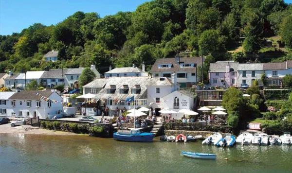 美丽的“古老”海滨小镇吸引了戈登·拉姆齐的目光