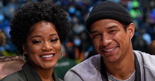 科克·帕尔默的暴露着装让男友在网上大骂性别歧视