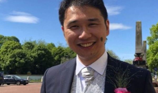 哈利街医生在机场转错弯后，在妻子和2岁儿子面前被枪杀