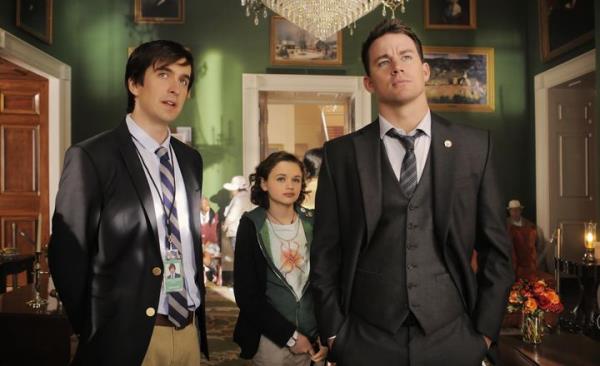 观看：14岁的俄罗斯女孩用猎枪射杀同学并自杀