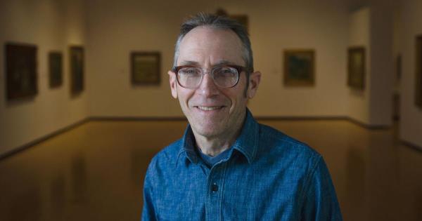 布莱克斯堡-罗厄诺克地区的艺术社区哀悼突然的损失