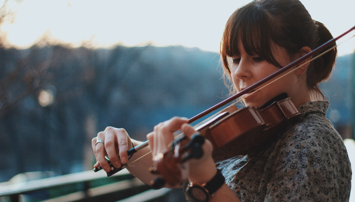 环球音乐英国公司的赛琳娜·韦伯和词曲作者卡拉·玛丽·威廉姆斯在新年荣誉名单中获得了MBEs;唐·布莱克、保罗·伯格等人也得到了认可 环球音乐英国公司的赛琳娜·韦伯和词曲作者卡拉·玛丽·威廉姆斯在新年荣誉名单中获得了MBEs;唐·布莱克、保罗·伯格等人也得到了认可