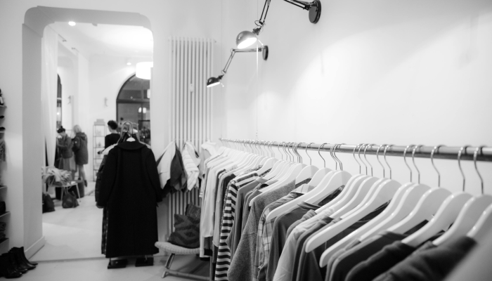 国会议员克里斯·平彻提出上诉，反对8周的停职