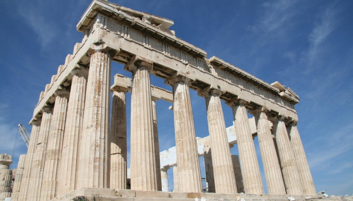 希腊博物馆将指挥权交给女艺术家