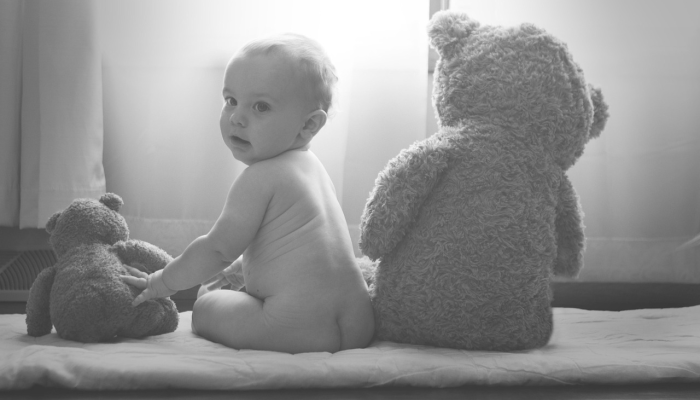 伊芙·克利里：伤心欲绝的妈妈说女儿躺在被尿浸透的水槽旁受苦