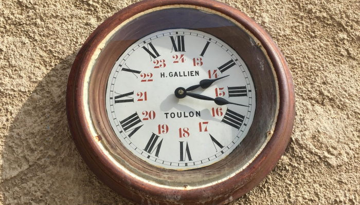 米纳克希·莱希否认在议会签署有关哈马斯的文件，要求调查