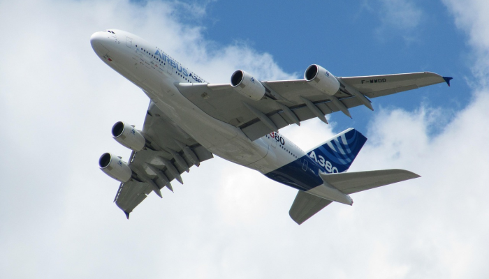 以下是美国航空和联合航空推高机票价格的原因