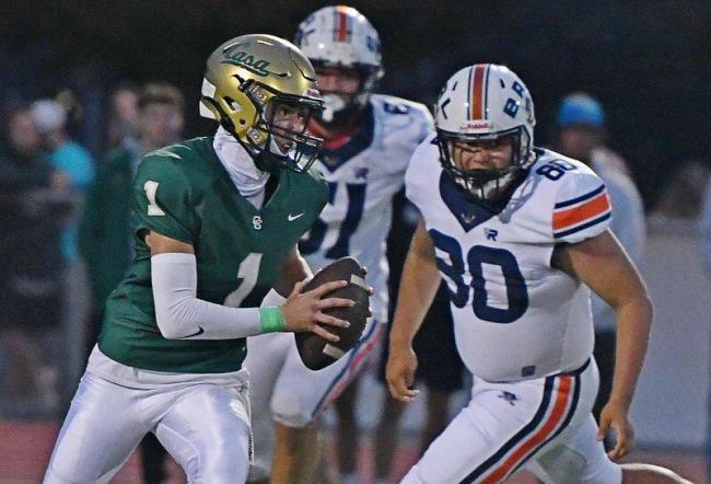 Casa Grande sophomore quarterback Joey Cerda went 5 for 8 and passed 66 yards, and had 21 rushing yards in Casa’s win over Balboa Friday, September 15, 2023. (SUMNER FOWLER/ARGUS-COURIER)