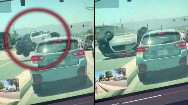 洛杉矶警局巡逻车在圣塔克拉里塔被车撞后飞向空中翻车