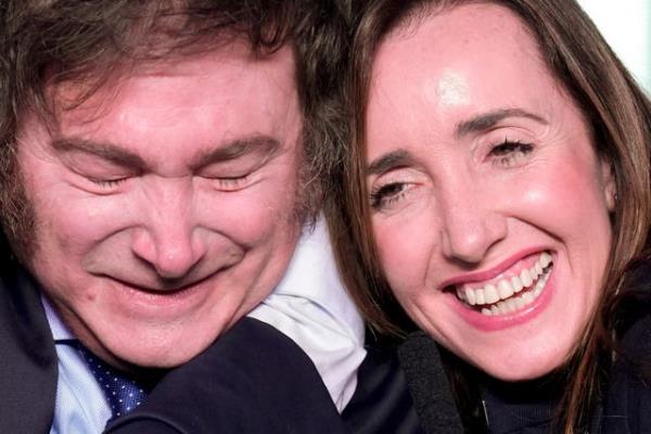 阿根廷当选总统背后重要女性中的姐妹