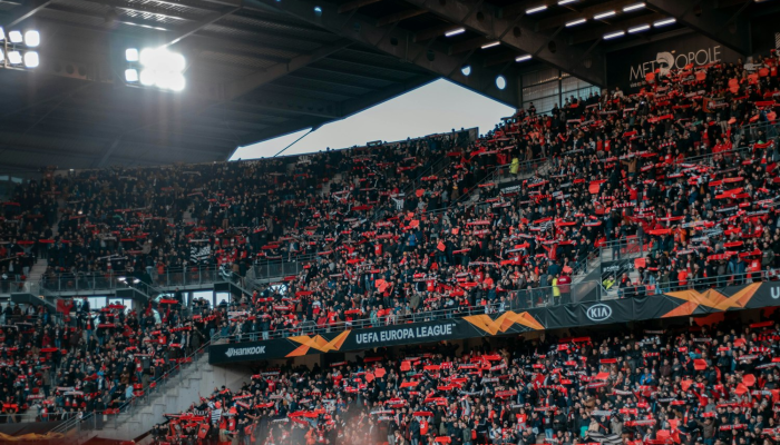 足球:10人布莱顿在对阵森林的比赛中获胜,重回胜利之路 足球:10人布莱顿在对阵森林的比赛中获胜,重回胜利之路