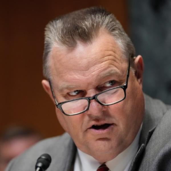 新法案将限制DeJoy的USPS改革努力