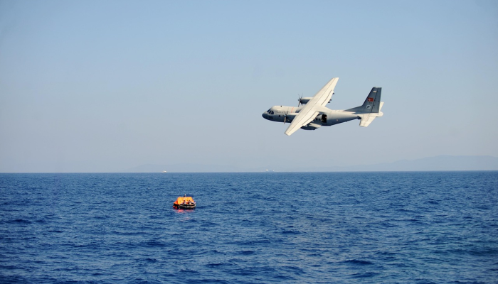 海岸警卫队暂停了中维萨亚斯地区小型船只的航行