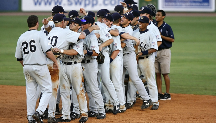 科克后卫克里计划绕开16支球队的冠军帽