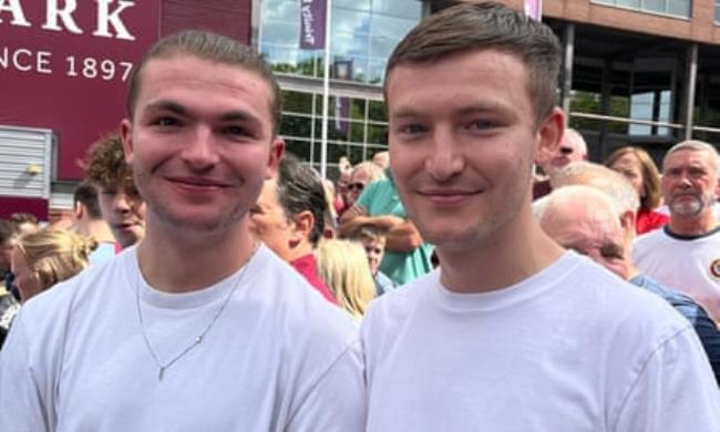 朝鲜领导人在参观武器工厂时呼吁提高炮兵能力 朝鲜领导人在参观武器工厂时呼吁提高炮兵能力