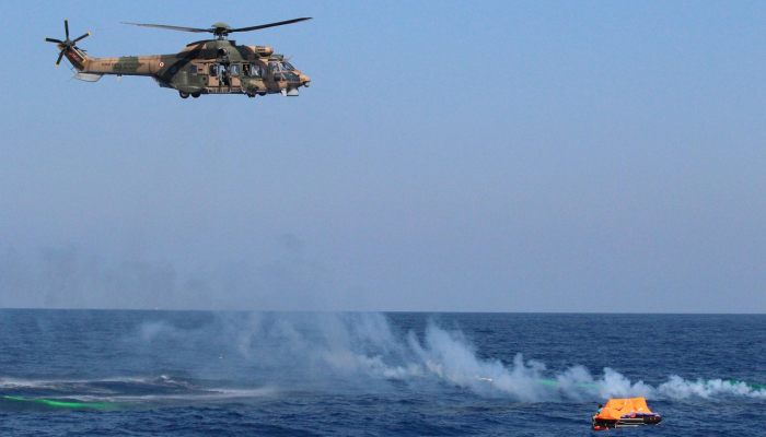 突尼斯海岸警卫队在地中海救出34名溺水的非法移民