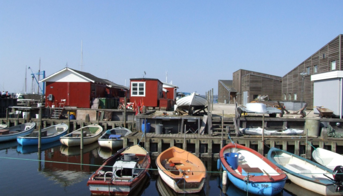 澳大利亚冲浪者的船在风暴中消失36小时后被发现漂浮在海上 澳大利亚冲浪者的船在风暴中消失36小时后被发现漂浮在海上