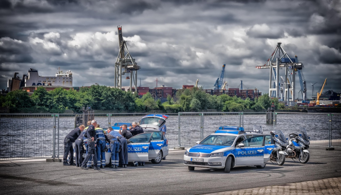 道德小组将于周五在美国就麻花事件发表报告;人民党和国大党向国会议员发放鞭子 道德小组将于周五在美国就麻花事件发表报告;人民党和国大党向国会议员发放鞭子