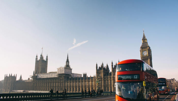 副总统萨拉·杜特尔特在12月的SWS中获得了出色的满意度