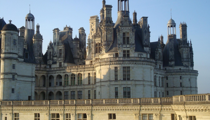 法国总统萨科齐否认在非法竞选资金案中有不当行为