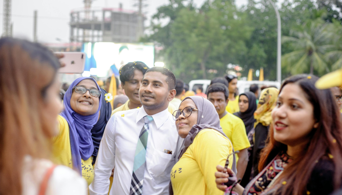 CBS续订《起源》剧集;马克·哈蒙叙述前传