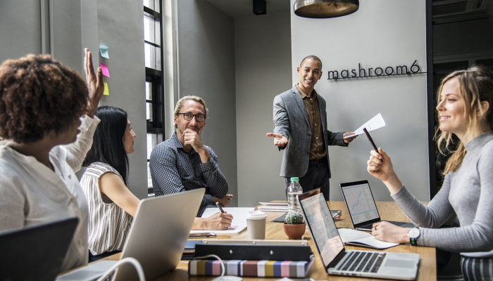 来见见制造商吧：以下是世界上最具标志性的时装公司是如何拓展业务的