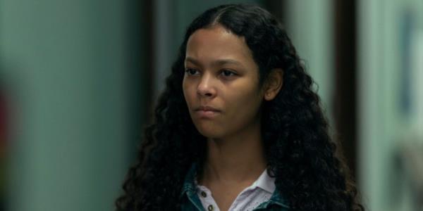 Kyliegh Curran as Lenore in The Fall Of The House Of Usher