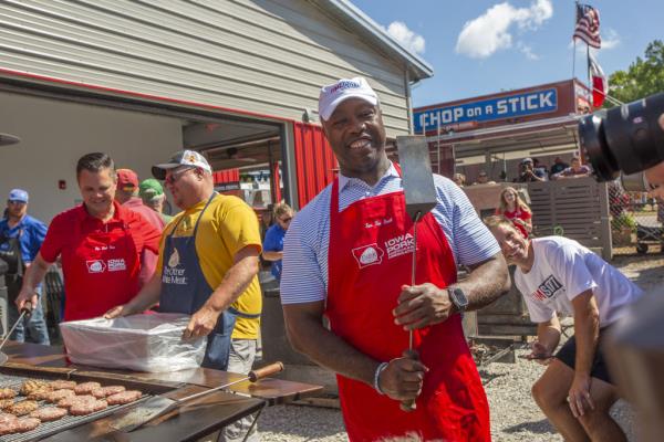 辅助神器“微信牵手跑得快免费开挂”详细开挂玩法