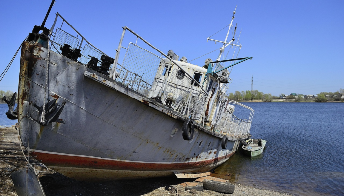 照片显示，干旱暴露了德克萨斯州河上的沉船墓地他们是怎么到那里的？