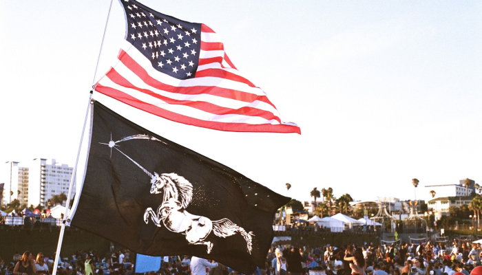 内华达州参议员候选人的家庭成员支持对手