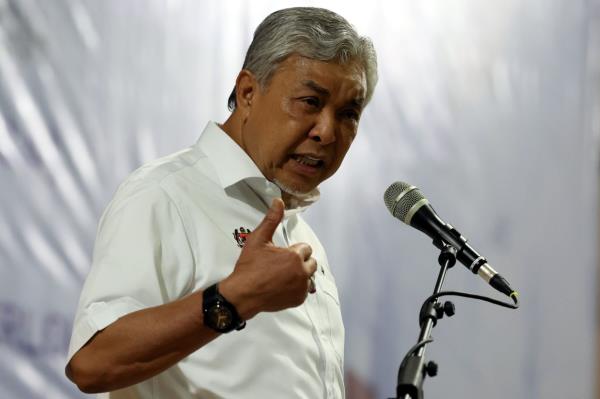 教程辅助!“微信小程序蜀山四川麻将怎么装挂”(曝光透视必备猫腻)