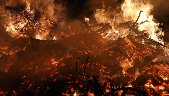 多尼戈尔护士乔丹·伯恩在移居沙特阿拉伯几天后被诊断出患有两个脑瘤