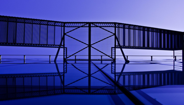 拜登政府要求最高法院允许边境人员切断德克萨斯州安装的铁丝网