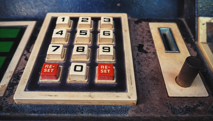 凯莱布·威廉姆斯带领排名第六的南加州大学上半场以49分的成绩以56比10战胜斯坦福大学