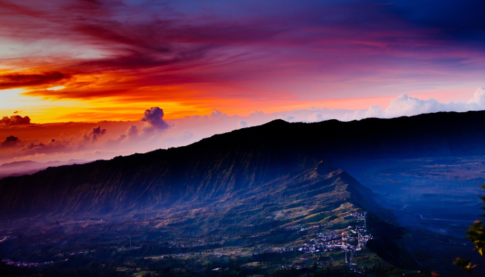 印尼马拉皮火山喷发后村民疏散 印尼马拉皮火山喷发后村民疏散