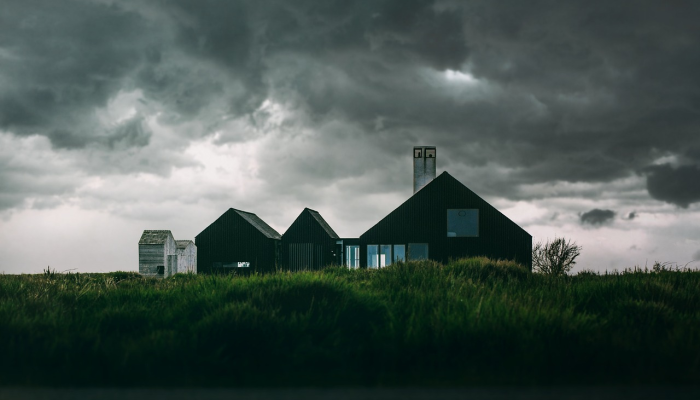 基莫拉·李·西蒙斯逃离房屋火灾