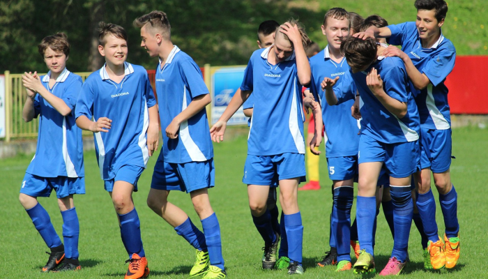 多哈学院与卡塔尔设计师Sheikha Zulfa合作重新设计校服