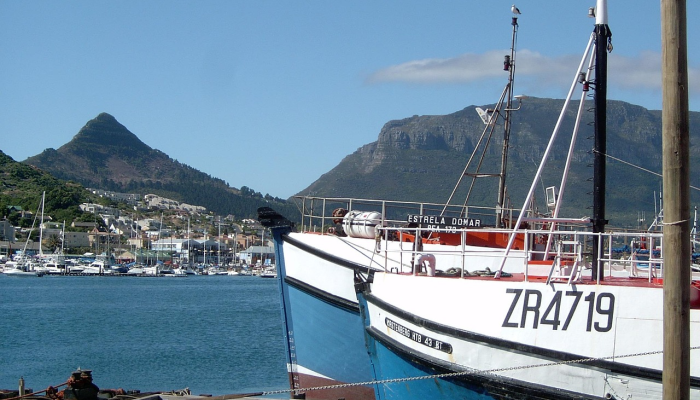 在一场制裁风波之后，一艘开往开普敦的俄罗斯豪华游艇内