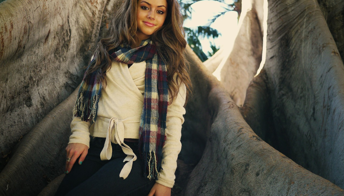 即将被杀手处决的父亲平静地将女儿交给女人