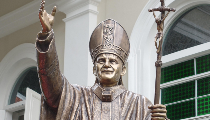 奥里萨邦高等法院批准保释美人计丑闻中被指控的马 奥里萨邦高等法院批准保释美人计丑闻中被指控的马