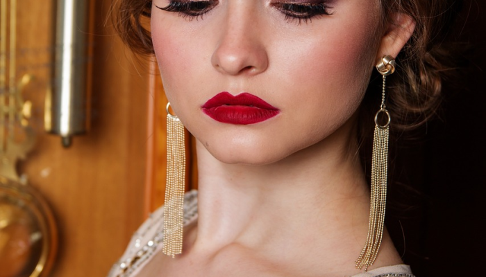 梅根·马克尔完美的化妆风格——如何打造完美的妆容 梅根·马克尔完美的化妆风格——如何打造完美的妆容