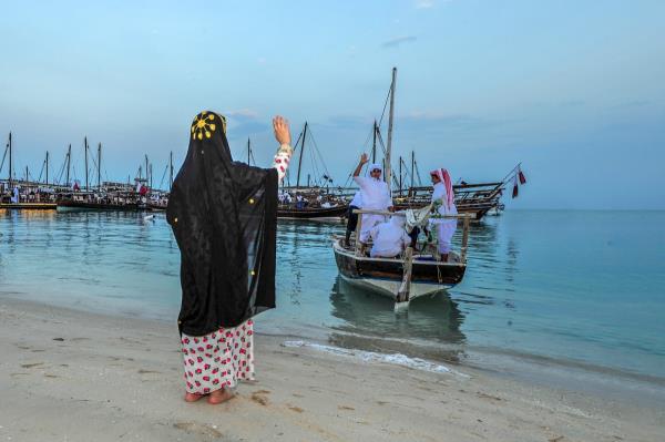 掌握光：增强图像质量与宽带消色差和偏光不敏感的超透镜